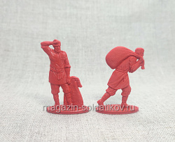 Солдатики из пластика Грузчики (2 шт, цвет - красный, б/к), Воины и битвы