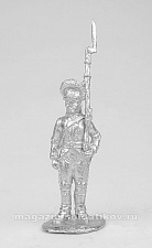 Сборные фигуры из металла Стоящий рядовой армейских полков с ружьем на плечо 1783-96 гг. 28 мм, Figures from Leon - фото