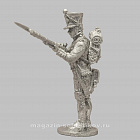 Сборная миниатюра из металла Фузилер заряжающий, в кивере («открыть полку») Франция, 1807-1812 гг, 28 мм, Аванпост