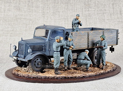 Диорама с моделью грузовика Opel + 5 фигур (1:35) Магазин Солдатики