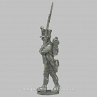 Сборная миниатюра из металла Фузилер в кивере, идущий, Франция 1806-1813 гг, 28 мм, Аванпост