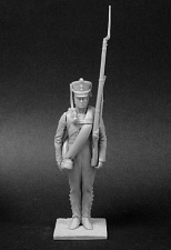 Сборная миниатюра из смолы Русский мушкетер армейской пехоты (или егерь), 1812, 54 мм, Chronos miniatures - фото