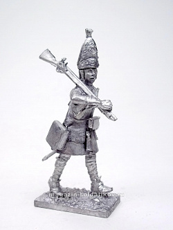 Миниатюра из олова Шведский гренадер в митре (оружие на плече прикладом вверх), 54 мм, Магазин Солдатики