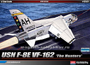 Сборная модель из пластика Самолет USN F-8E VF-162 «The Hunters» (1:72) Академия - фото