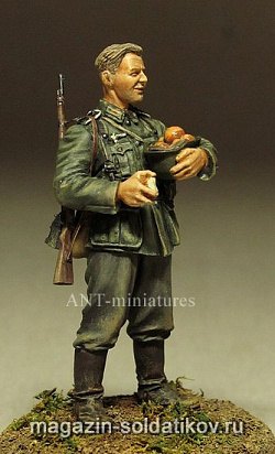 Сборная миниатюра из смолы German soldier .1941 . (1/35) Ant-miniatures