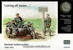 Сборные фигуры из пластика German motorcyclists, 1940-1943 (1/35) Master Box