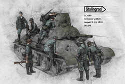 Сборные фигуры из смолы Немецкие солдаты, осматривающие трофейный танк 1/35, Stalingrad