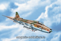 Сборная модель из пластика Истребитель-бомбардировщик Су-17 М4 (1/72) Восточный экспресс