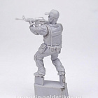 Сборная фигура из смолы Полицейский (боец частной охран. организации), серия «Наемники» 28 мм, ArmyZone Miniatures