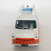 -    Ford Transit MK1 Городская полиция Великобритании 1/43 - фото