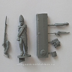 Сборная миниатюра из смолы Фузилер Павловского полка, идущий 28 мм, Аванпост