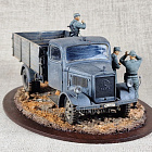 Диорама с моделью грузовика Opel + 5 фигур (1:35) Магазин Солдатики
