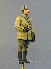 Сборная фигура из смолы Т 35201 Советский офицер (зима 60х-90х годов) 1:35 Tank - фото