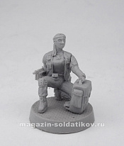 Сборная фигура из смолы Медик, серия «Наемники» 28 мм, ArmyZone Miniatures - фото