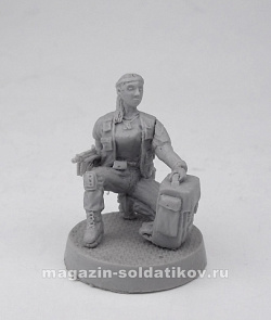 Сборная фигура из смолы Медик, серия «Наемники» 28 мм, ArmyZone Miniatures