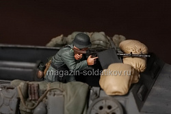 Сборная фигура из смолы SM 3544 Немецкий пулеметчик для «Ханомаг», 1:35, SOGA miniatures