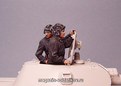 Сборная миниатюра из смолы Т 35046 Советские танкисты. Лето 1941-42. Две фигуры. 1/35 Tank