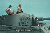Сборная миниатюра из смолы Немецкий танковый экипаж, зима 1944-45. Три фигуры 1/35 Tank - фото