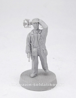 Сборная фигура из смолы Доктор, серия «Наемники» 28 мм, ArmyZone Miniatures