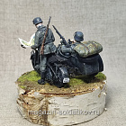 Немецкий мотоцикл с коляской, 1/35, в росписи (430-050) (430-050)