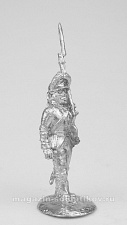 Сборные фигуры из металла Идущий в строю рядовой армейских полков (ружье на плечо) 1783-96 гг. 28 мм, Figures from Leon - фото