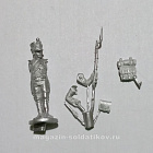 Сборная миниатюра из металла Фузилер заряжающий, в кивере («приготовиться») Франция, 1807-1812 гг, 28 мм, Аванпост
