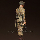 Сборная фигура из смолы SM 3588 Сержант 101-й воздушно-десантной дивизии США на «Шермане», 1:35, SOGA miniatures