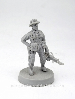 Сборная фигура из смолы Пулеметчик, серия «Наемники» 28 мм, ArmyZone Miniatures