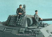 Сборная миниатюра из смолы Немецкие танкисты, лето 1940-45. Две фигуры. 1/35 Tank - фото