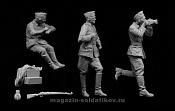 Сборные фигуры из смолы На дороге (экипаж немецкого штабного автомобиля, 3 фигуры), 1/35, Stalingrad - фото