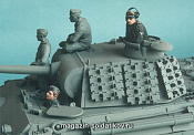 Сборная миниатюра из смолы Немецкие танкисты СС, лето 1940-45.Две фигуры. 1/35 Tank - фото