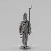 Сборная миниатюра из смолы Фузилер Павловского полка, идущий 28 мм, Аванпост - фото