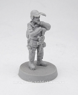 Сборная фигура из смолы Инженер, серия «Наемники» 28 мм, ArmyZone Miniatures