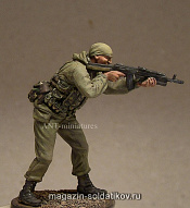Сборная миниатюра из смолы Officer of special troops GRU, Russia. (1/35) Ant-miniatures - фото