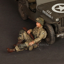 Сборная фигура из смолы SM 3512 Парашютист США на отдыхе, 1:35, SOGA miniatures