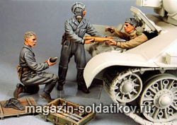 Сборная миниатюра из смолы Ф 027 Советские танкисты. Лето 1943-45. (1/35) 5.45