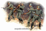 Сборные фигуры из пластика MB 3522 Немецкая пехота, 1941-1942 (1/35) Master Box - фото
