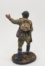Миниатюра в росписи Автоматчик советской армии, 54 мм - фото