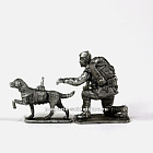 Миниатюра из олова 036 РТ Боец - вожатый РККА с собакой, 54 мм, Ратник