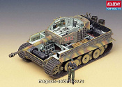 Сборная модель из пластика Танк Pz.Kpfw.VI Тигр ср.вып.(1:35) Академия - фото