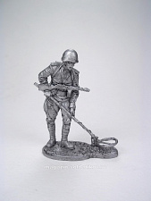 Миниатюра из олова Ряд.сапёрных частей Красной Армиии с миноискателем 1943-45 гг., 54мм. EK Castings - фото