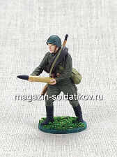 Артиллерист со снарядом к 76-мм дивизионной пушке, 1941-43 гг. СССР, 54 мм - фото