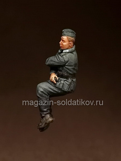 Сборная фигура из смолы SM 3573 Спящий немецкий панцергренадер, 1:35, SOGA miniatures