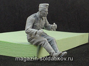 Сборная миниатюра из смолы Германский водитель. Лето 1941-45. Одна фигура (блистер) 1/35 Tank - фото