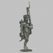 Сборная миниатюра из металла Вольтижер, идущий, Франция 1806-1813 гг, 28 мм, Аванпост - фото