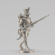 Сборная миниатюра из металла Сержант фузилёрной роты, в атаке, Франция, 28 мм, Аванпост - фото
