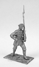 Миниатюра из металла Красногвардеец в фуражке (с винтовкой на плече) 54 мм, Магазин Солдатики - фото
