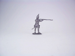 Солдатики из металла Шведский гренадер, стреляющий с мушкетом стоя Магазин Солдатики (Prince August)