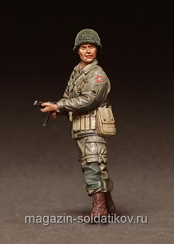 Сборная фигура из смолы SM 3543 Сержант 82-го воздушно-десантной дивизии в бою.День Д. 1944, 1:35, SOGA miniatures
