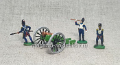 Солдатики из пластика в росписи Французская пушка с расчетом, набор - 4 шт., Italeri - фото